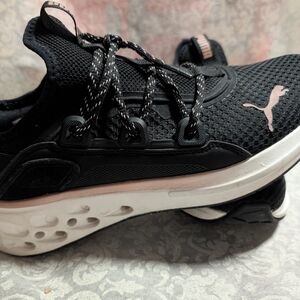 Puma Women's Black and Pink Running Shoes